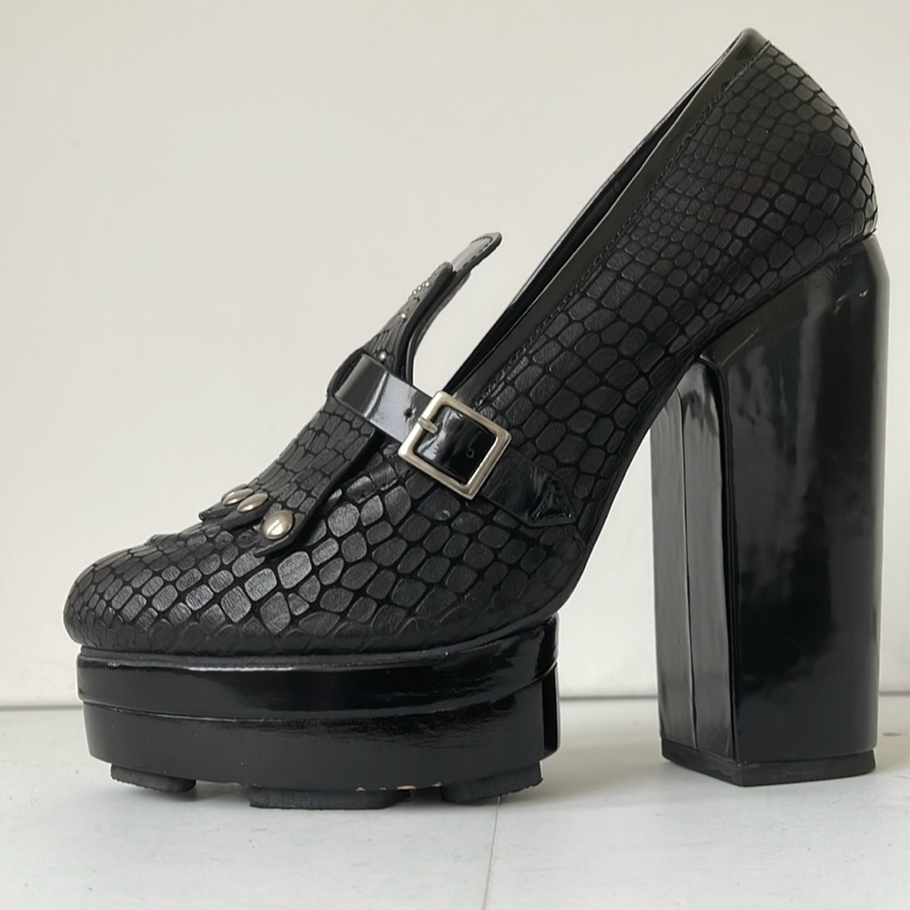 GREY CITY Womens Black Embossed Genuine Leather Platform Loafers size 8.5M NWOB